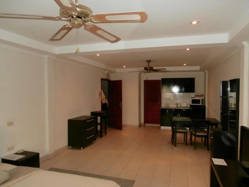 The Classroom Hotel Pattaya Exterior foto