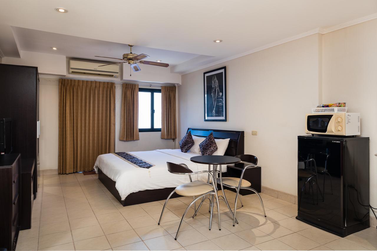 The Classroom Hotel Pattaya Exterior foto