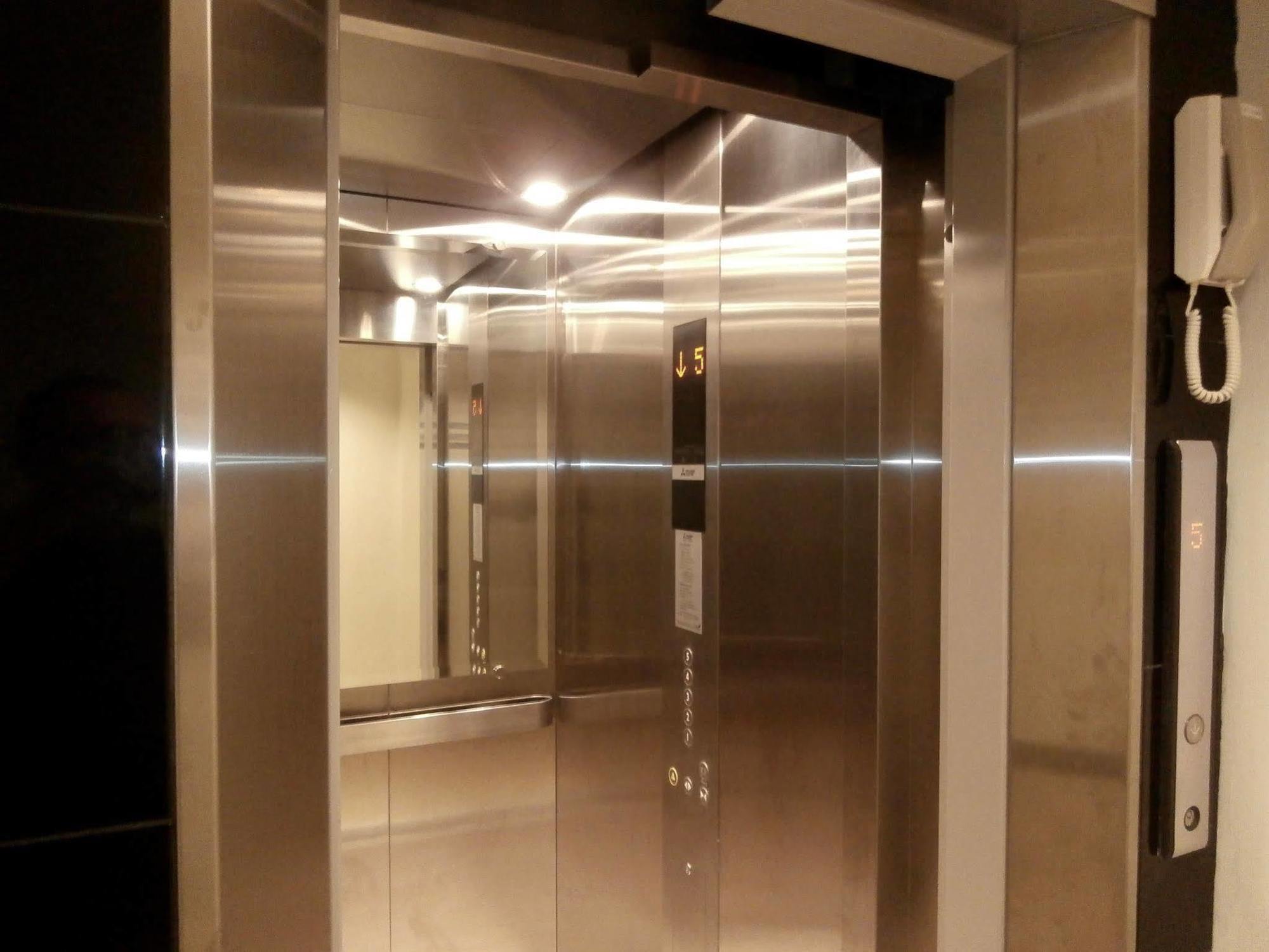The Classroom Hotel Pattaya Exterior foto